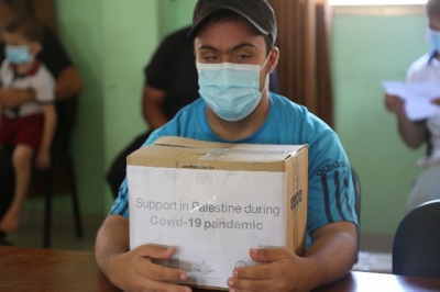 توزيع معقمات وأدوات صحية طارئة - قطاع غزة